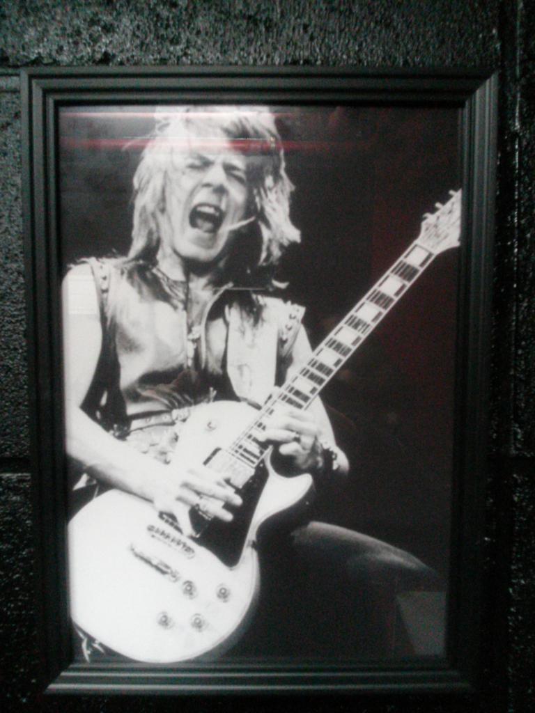                       Randy    (^-^)
Happy birthday Randy Rhoads  :) 