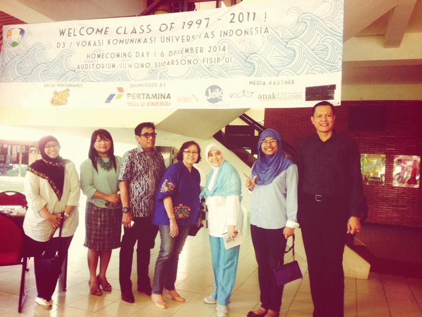 Pada dimana nih kakak2 alumni ?? :)) udah ada dosen yang dateng loohh . Hehe segera merapat yaakk :)) see you