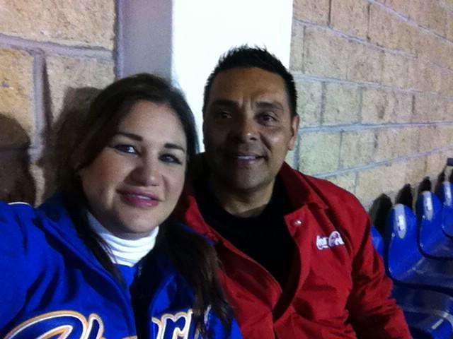 RetaCaro's tweet photo. Apoyando a los charros @#charroselfie http://t.co/mcQgEodBeM