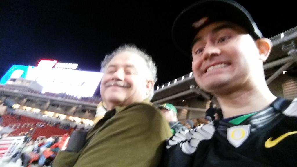 Junz00's tweet photo. Go DUCKS!!!   #PAC12Championship #pac12fcg http://t.co/MOVdbqshOz