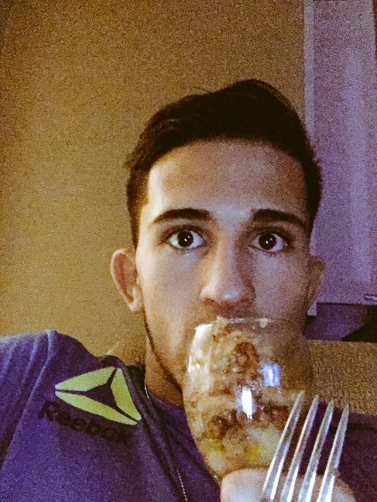 sergiopettis's tweet photo. If you ain't messing with the man @NEWtrition4life I don't know what you are doing #cleaneating #deliciouseating http://t.co/XGv8lAtjk8