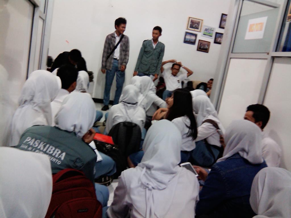 Rapat!rapat!rapat!!! Semangat!!!