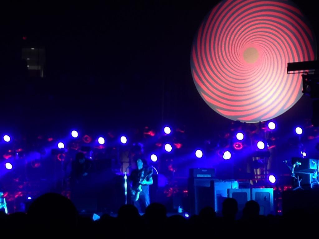 FoxDavisSpencer's tweet photo. The Black Keys http://t.co/OytULVYPTV