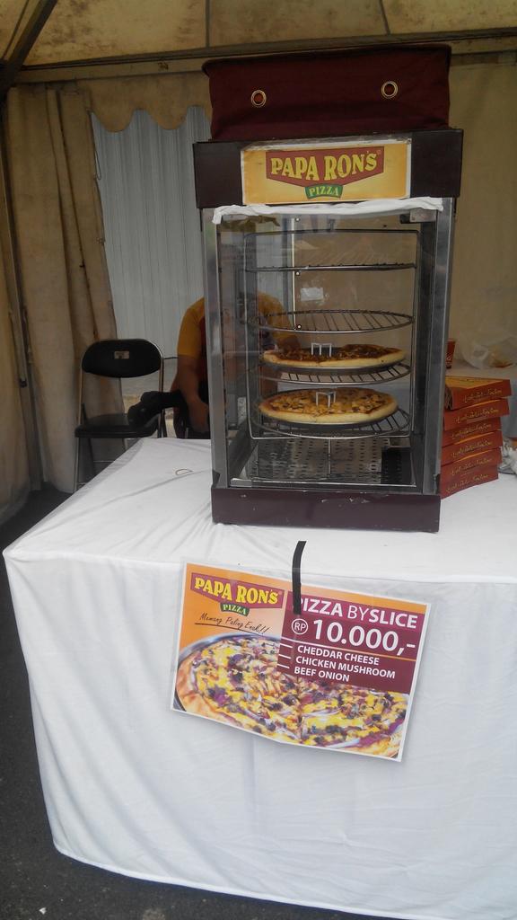 mau makan pizza juga ada loh.. paparons pizza di RAYAWI betos | <a href="/MagentaEventsID/">Magenta Events</a>