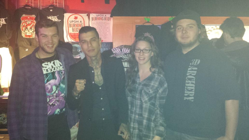 Meggieee0929's tweet photo. Probably my favorite picture from tonight. #DannyLeal #UponaBurningBody #movingontour http://t.co/OABbQpDawb