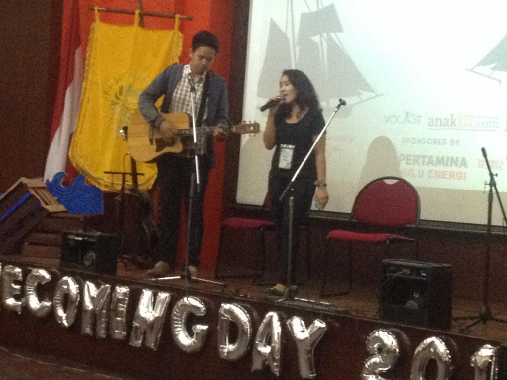 Penampilan dari mikha dan aksa, yang menyanyikan lagu dari Dewa 19 -Kangen