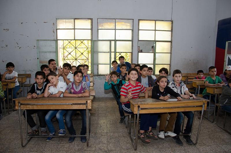 hayratyardim's tweet photo. Hayrat Yardım’ın üstlendiği en mühim vazife insanı yeniden imar etmektirBunun en birinci yolu ise şüphesiz eğitimdir. http://t.co/3t3iADEMi7