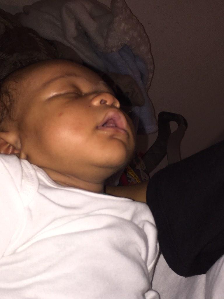 FreetheGangg's tweet photo. He be sleeping like he worked a double 😄😘 http://t.co/s9I7jLER15