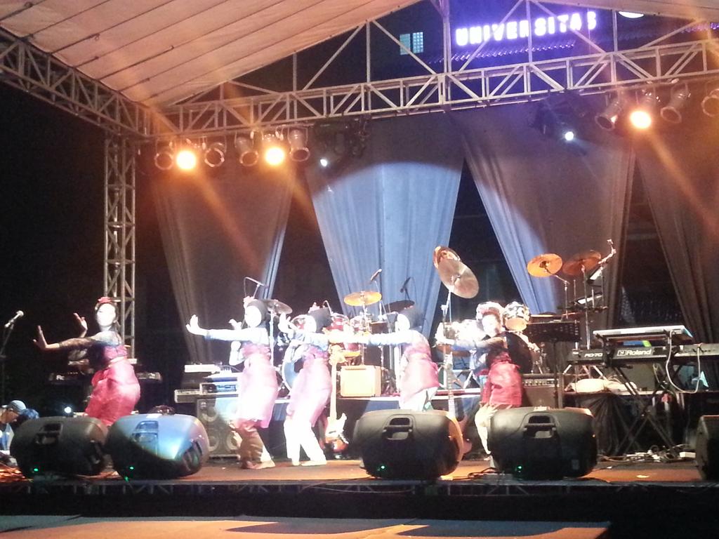 Airlangga Night Fest tweet media