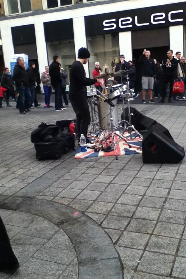 meglowe_'s tweet photo. This guy is insane @jakedrums http://t.co/Qq6kNUGkub
