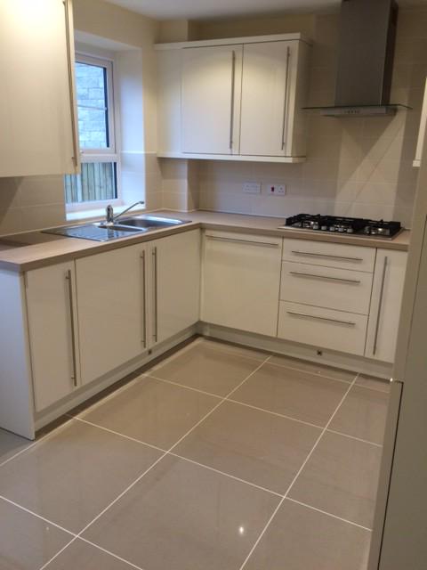 Finalfixltd's tweet image. We have a full team out today in #Tameside on #SmallBizSatMCR joiners,plumbers,painters,tilers,ground workers.