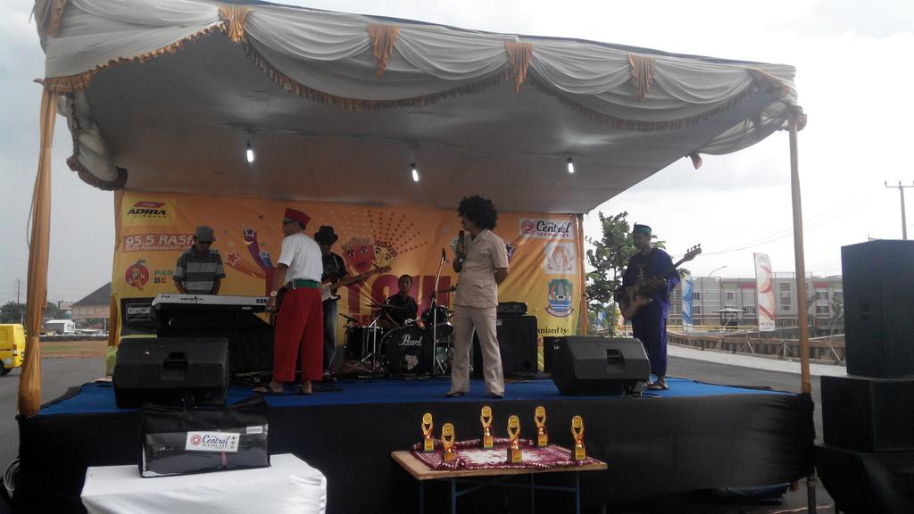 KBPS ' komumitas pecinta benyamin sueb' live at RAYAWI pasar betos | promoted by <a href="/MagentaEventsID/">Magenta Events</a>