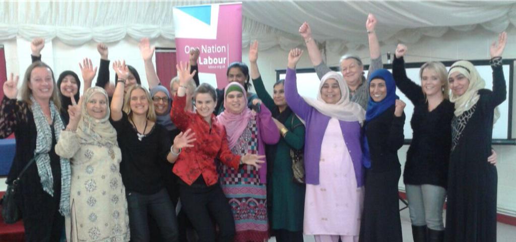 Jo_Cox1's tweet image. Here's the wonderful team of ladies who organised our fabulous women's rally in #Batley &amp;amp; #Spen
