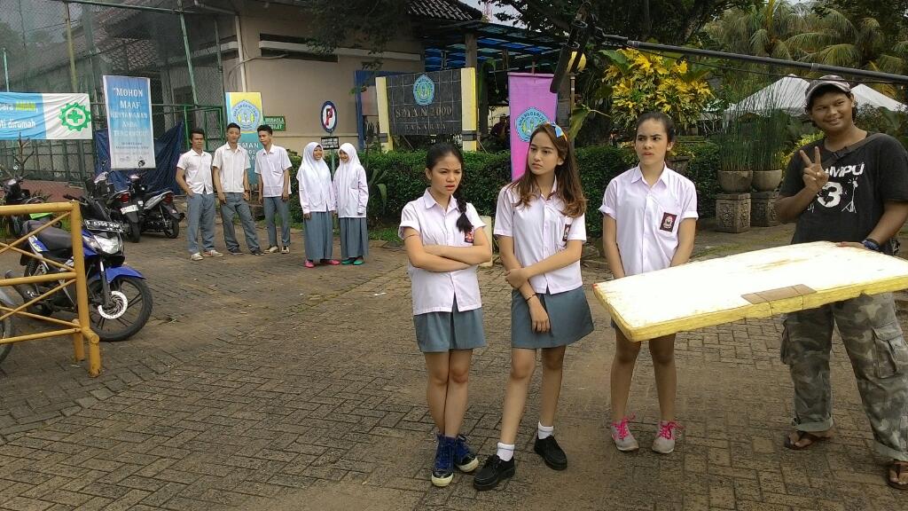 Cassieverspark's tweet photo. #JilbabInLoveRCTI @salshaabilaa @steffizmr15 @bellagraceva_ap ♥♥♥ http://t.co/iQ3hZjckM3