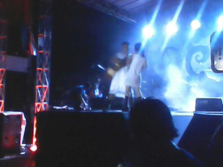 TNTakunpar's tweet photo. Ciee happy ending http://t.co/uRY8cZyPzp