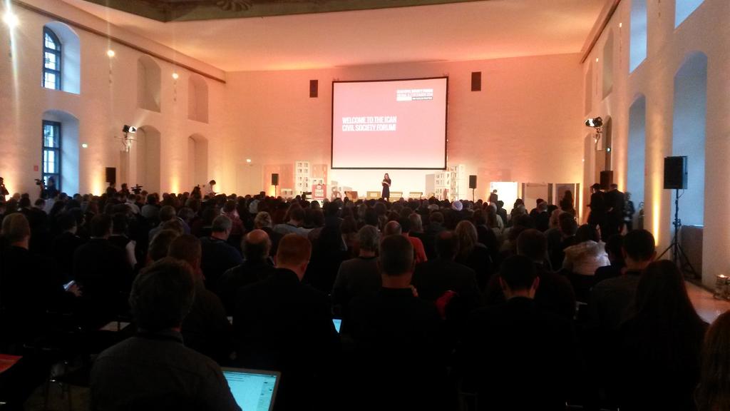SinNucleares's tweet photo. Inicia el Foro de la Sociedad Civil para la prohibicion de las Armas Nucleares en #Vienna .@nuclearban http://t.co/zWJAXyxvlq