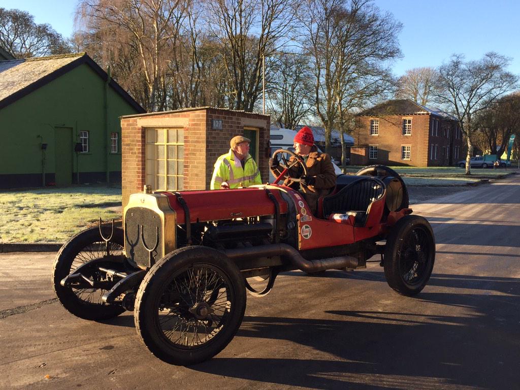 BicesterH's tweet photo. More from the #WinterDrivingtests @VintageCarClub getting ready to start http://t.co/WWUrabw1Ym