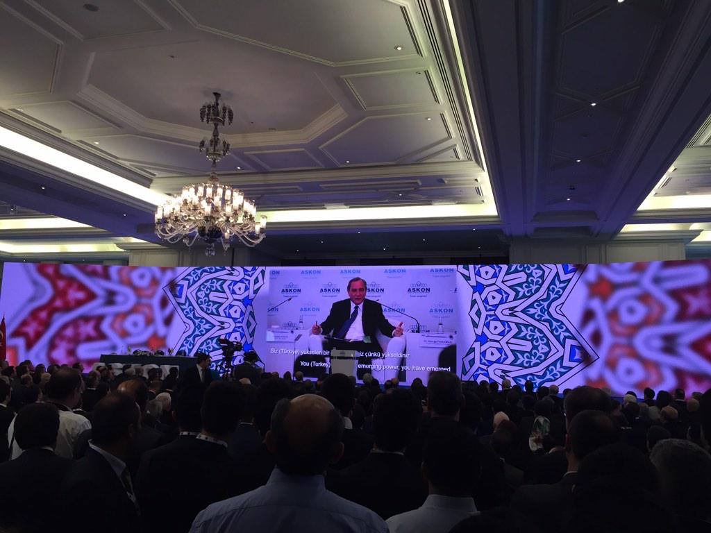 ASKON Multivizyon Gösteriminde George Friedman'ın ASKON Ekonomi Raporu Basın Toplantısı'ndaki sözleri paylaşıldı.