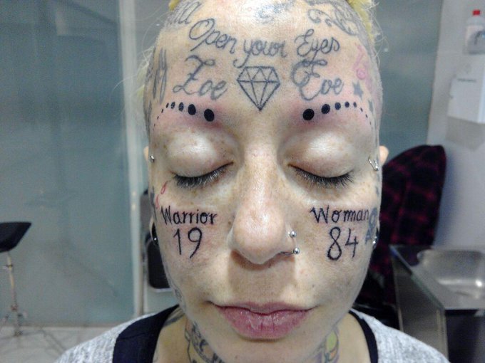 News tattoos in my face yeaaaaah q corra la tinta y a x el r&eacute;cord mundial!! \m/ http://t.co/rrHCwHJq