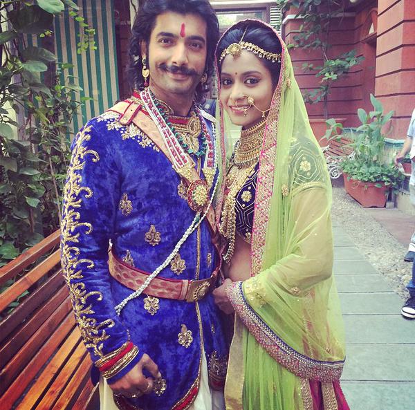 RanaPratapFC's tweet photo. Maharana Pratap & Maharani Ajabde in #Ahmedabad !
Sharad and Rachna looks adorable together , Isn't it #MPians <3 ! http://t.co/0z3YbS4YfH