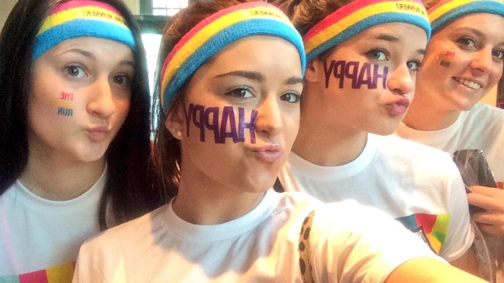 samanthatmoore's tweet photo. Before and after the Color Run 😜🎨🌈 #colorrun2014 http://t.co/bqDCN7TIPp