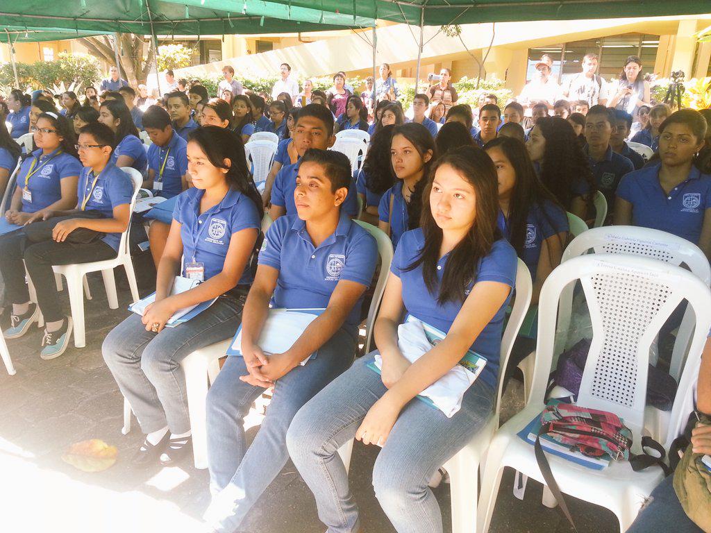 ASEx_UJMD's tweet photo. Nuestros jóvenes de nivel superior de las Academias terminan su camino en las #ASEx de la @UJMD_sv  ¡Felicidades! http://t.co/ZNU17EOWCc