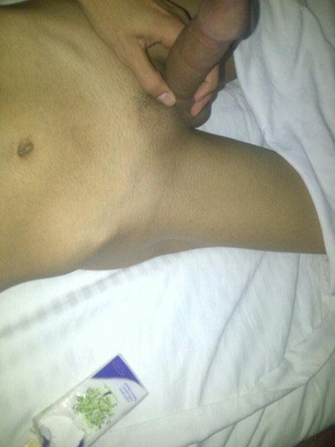 fahad23b's tweet photo. يلا نزلته ��عيون إلي بلخاص ♬♥و تنسون http://t.co/uxWHWsZF1m