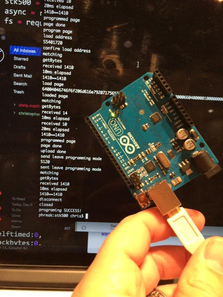 chrismatthieu's tweet image. Just installed firmata on my arduino via the command line using @jacobrosenthal stk500 npm module! #RobotsConf #IoT
