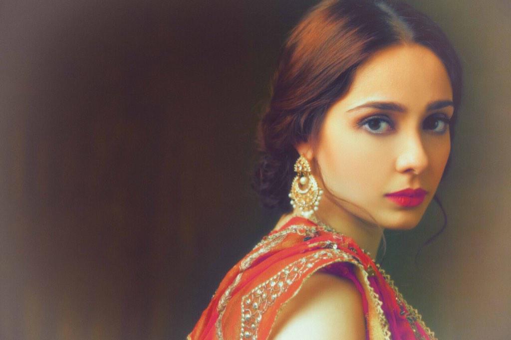 Juggun, you beauty... A lil teaser from our latest work for Rano's Heirlooms. Watch out for the complete shoot.