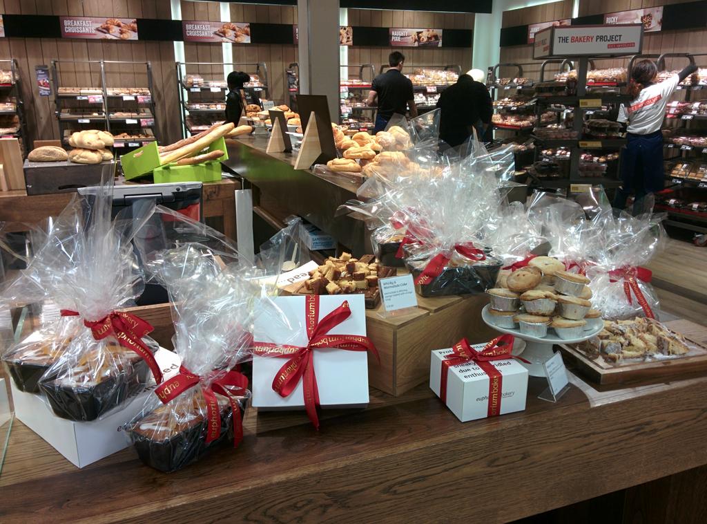 mmolinacalvo's tweet photo. Christmas has arrived to SQ!!
#euphoriumbakery #xmastime #HappyDays #MerryChristmas http://t.co/saTrmuoQju