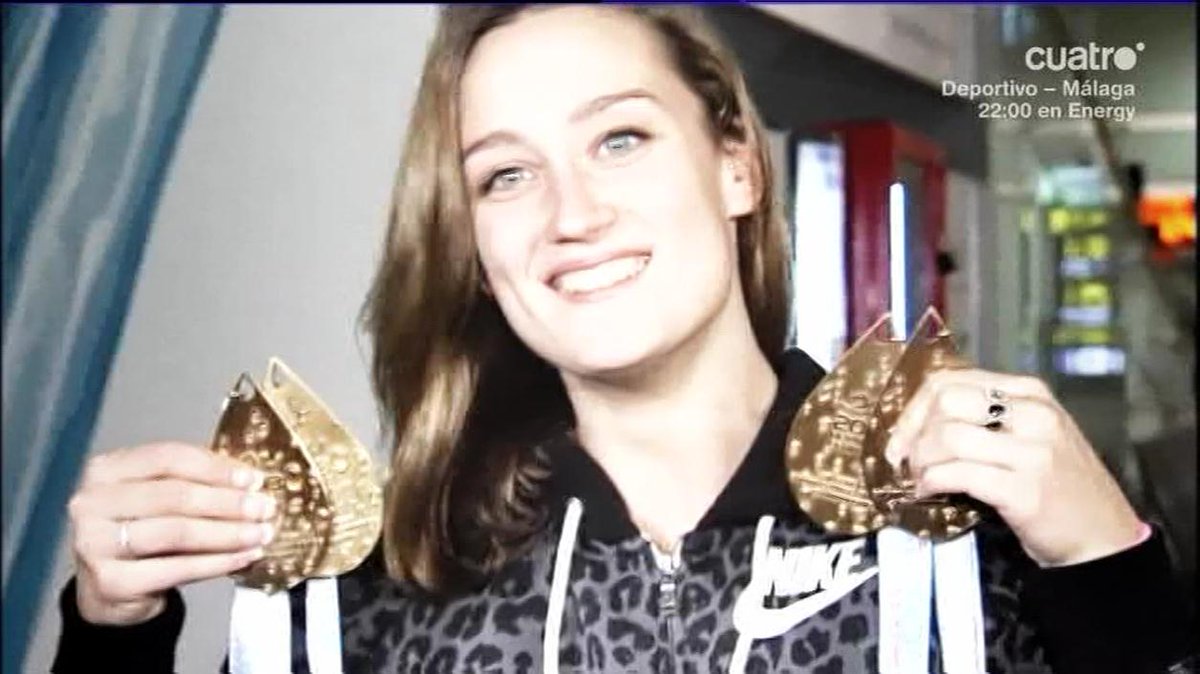 DeportesCuatro's tweet photo. ¡Vaya crack! @miss_belmont se luce en Doha con cuatro medallas de oro en piscina corta → http://t.co/T81QXGt0WR http://t.co/BLZ9Dxi2qu