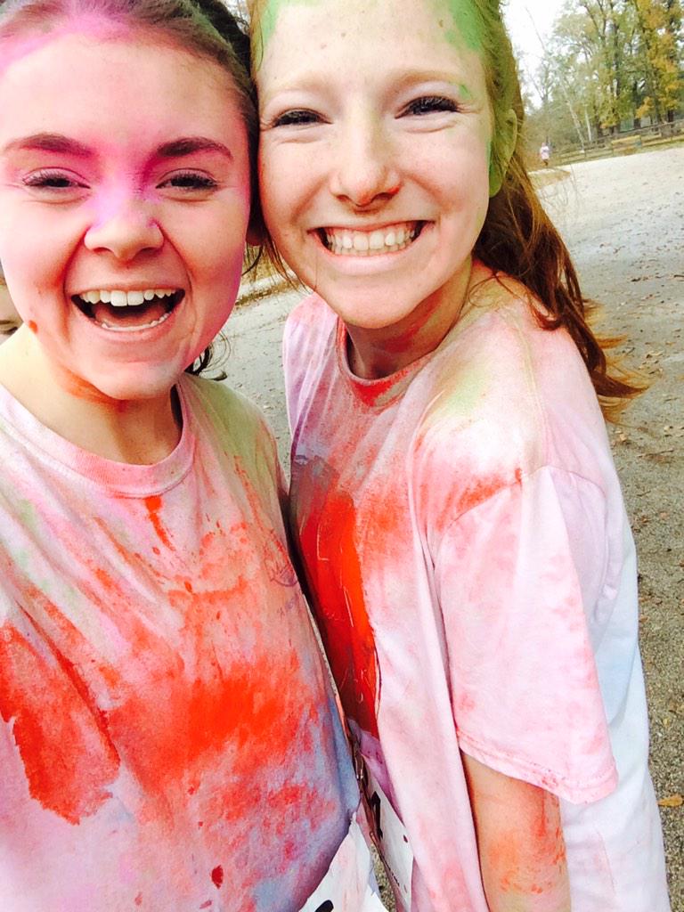 emilythomas05's tweet photo. Seeing @ShelbiePatino at the Coreluv color run made my morning ❤️ #defendtheorphans http://t.co/0eZ85GD0ue