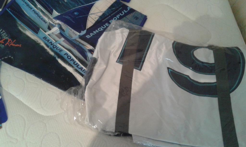 lacancalaise's tweet photo. Merci @VoileBanquePop j'ai reçu tous mes cadeaux de super twailor
Vive le sport !
#allezloick #RDR2014 @loickpeyron http://t.co/jeYJgnELwE