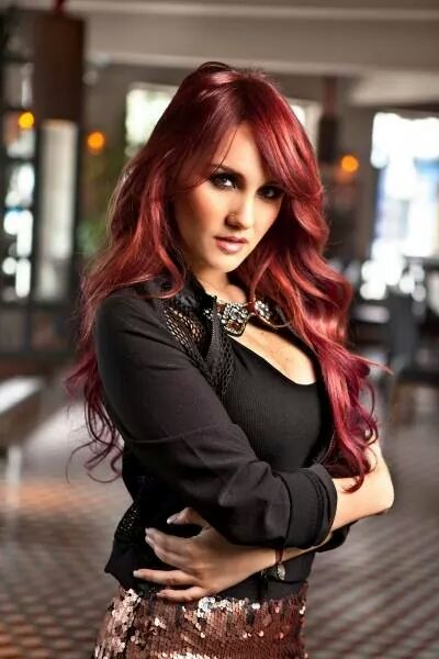 leiticia_de's tweet photo. #Felizcumpli mi reina....te amooo!!
@DulceMaria http://t.co/fi6rmYVL47