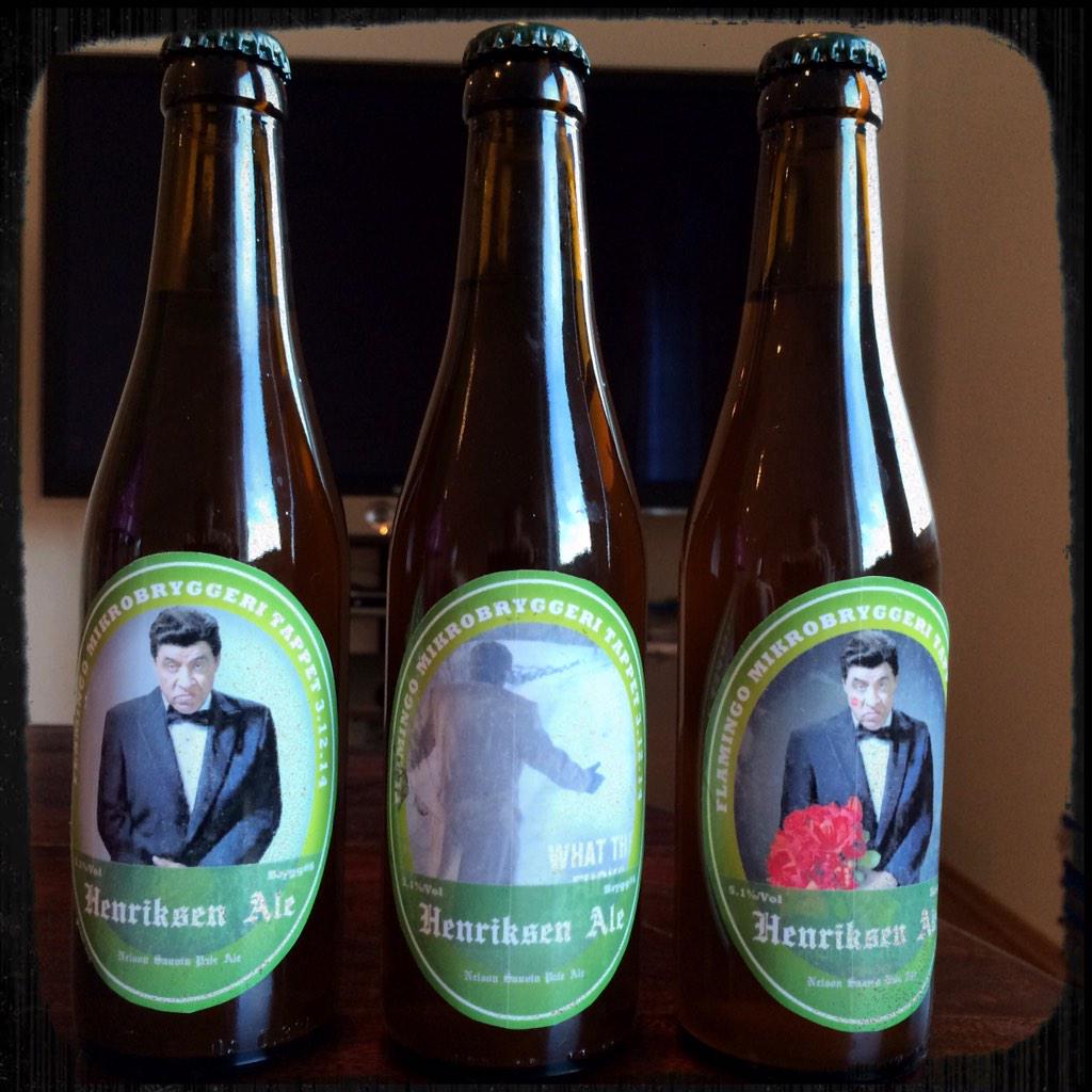gutterommet's tweet photo. Cheers #DrinkWithJohnny http://t.co/M9J8mYD1gx