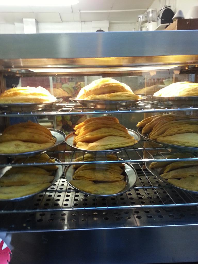lonefishtooting's tweet photo. Best patties nuff flavors #tooting @TootingMarket  #SmallBizSatUK http://t.co/rLHwGAh3OQ