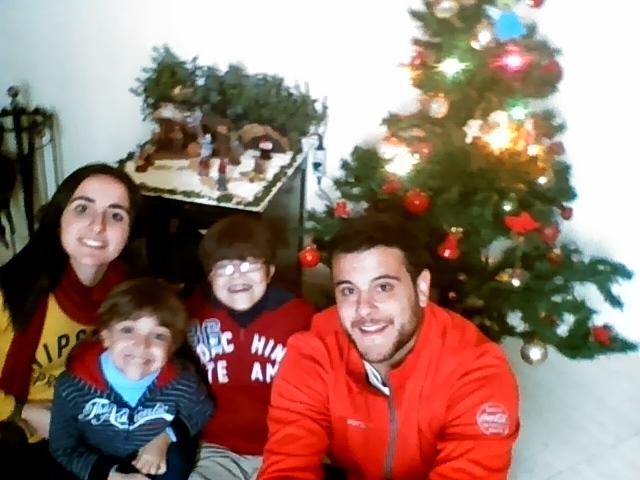 alvaritory's tweet photo. Mañana aprovechada con los patines y despues poniendo portal y arbol con @SaraHaro97 y estos dos piezas http://t.co/GEQCrCGbjp