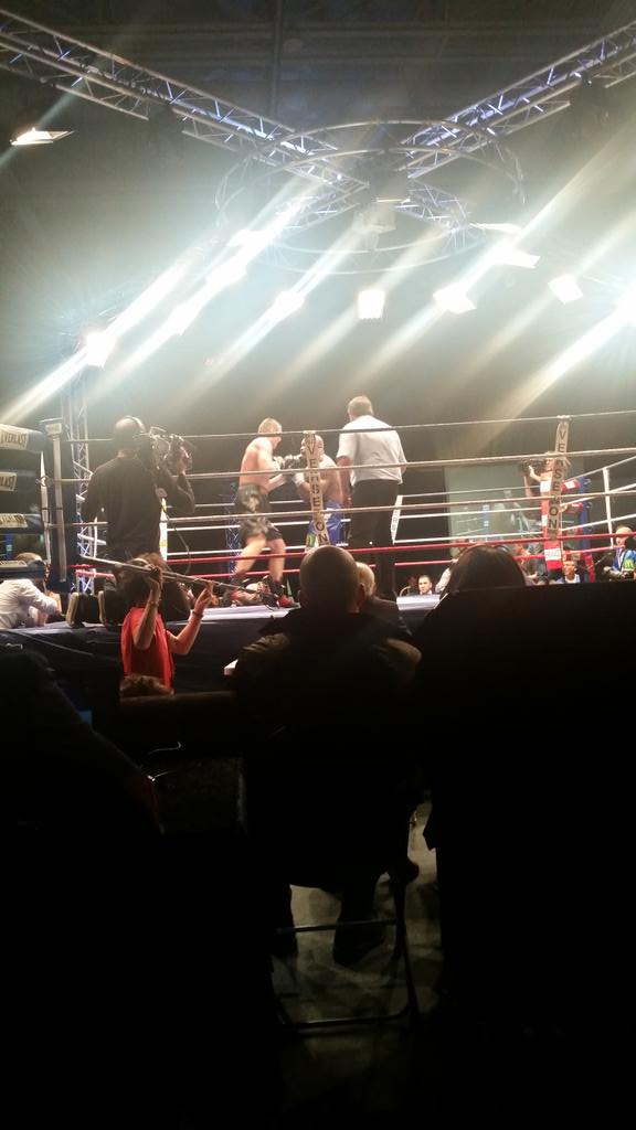 alexisvastine's tweet photo. Respect Mr Jean-Marc Mormeck http://t.co/2DLrjFG9IF