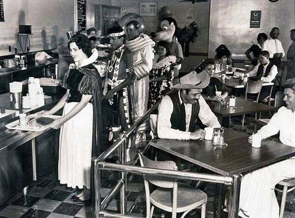 HistoryInPics's tweet photo. Disneyland Employee Cafeteria, 1961 http://t.co/UC0PIseA1d