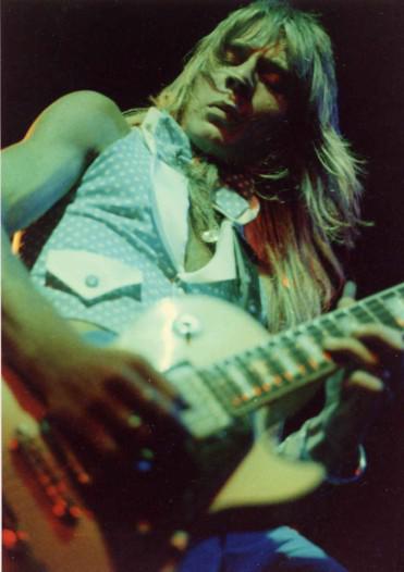 Happy Birthday Randy Rhoads.     