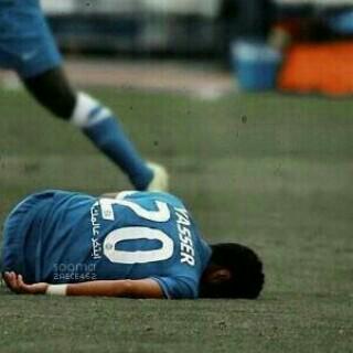mshaks_00's tweet photo. وقف وعزمك لا يطيح لو الحزن ماله سواك ماودنا تصبح جريح لا تنكسر حنا معاك/ من قلب نصراوي #النصر #الهلال #ياسر_القحطاني http://t.co/rQQKtRNChJ