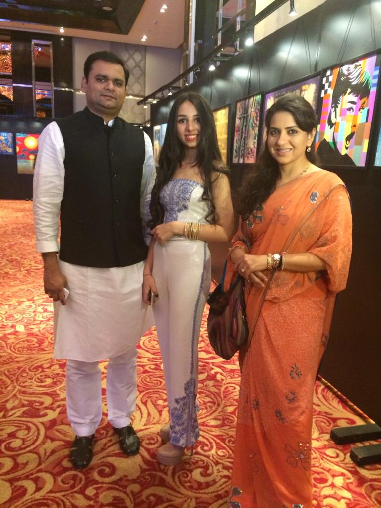 ShainaNC's tweet photo. Inaug 15 yr old nikhars art shw. Proceeds will be donated to C M fund @Dev_Fadnavis http://t.co/ymfBVYeY3h