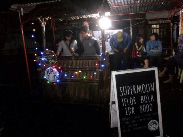 supermooonn's tweet photo. Nihhhhhh TK ISISolo #event @khoirudinluqman @eka_drx @de_myung @irul_wawa http://t.co/hQFCD2AlvM