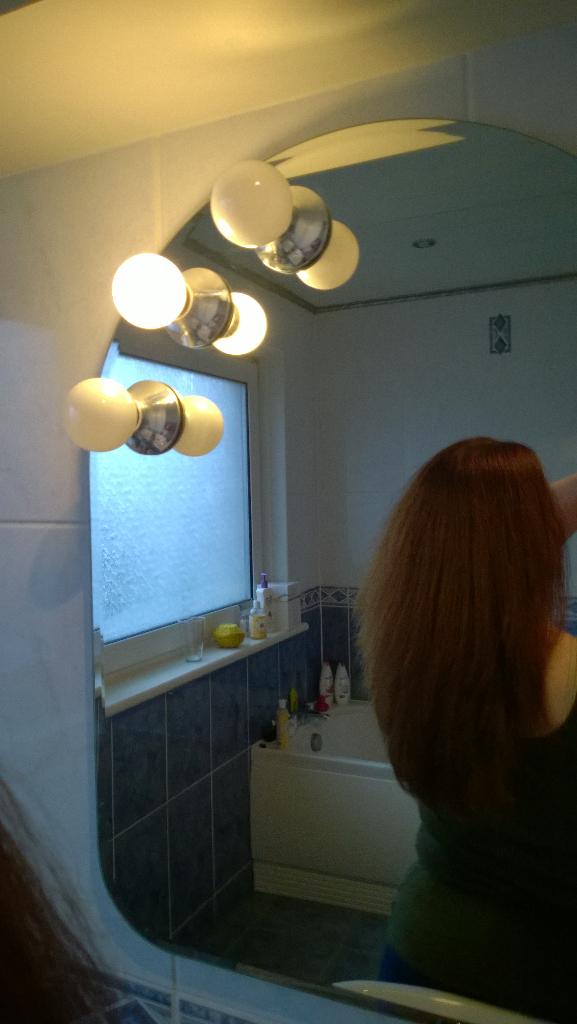 THEkatiewhyte's tweet photo. Been ages since my hair was straight! #red hair #longhair #curlygirlie http://t.co/4cxCgxY7PQ