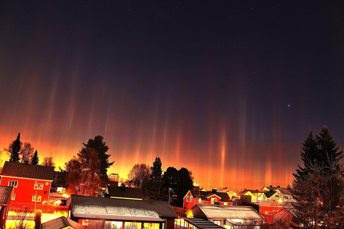 EarthSky on Twitter "Birgit Bodén photographed light pillars over her