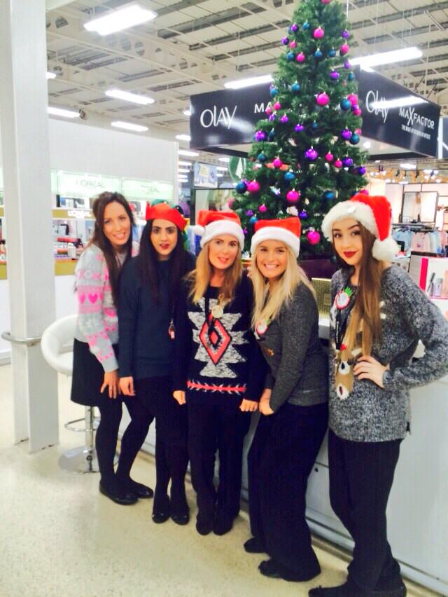 x_michelle86_x's tweet photo. Jumper day all weekend @tescobeauty2699 come down to our department today.For our spa event an much more😊💅👄💄💋 http://t.co/vlP0D5m4Hl