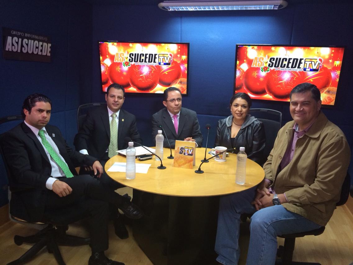 Voxmontejano's tweet photo. Listos para @así sucedegto hablar de negativa de deuda @marcohgr @RUY1111 @CarlosRCordero @joseasisucede http://t.co/SdmEsuRPO1