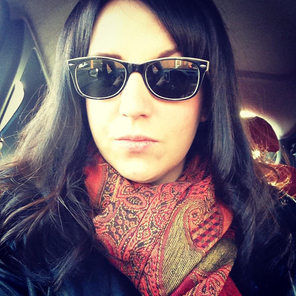 amylgage's tweet photo. ...winter sun #RayBans #cold http://t.co/FwckNMoG3f