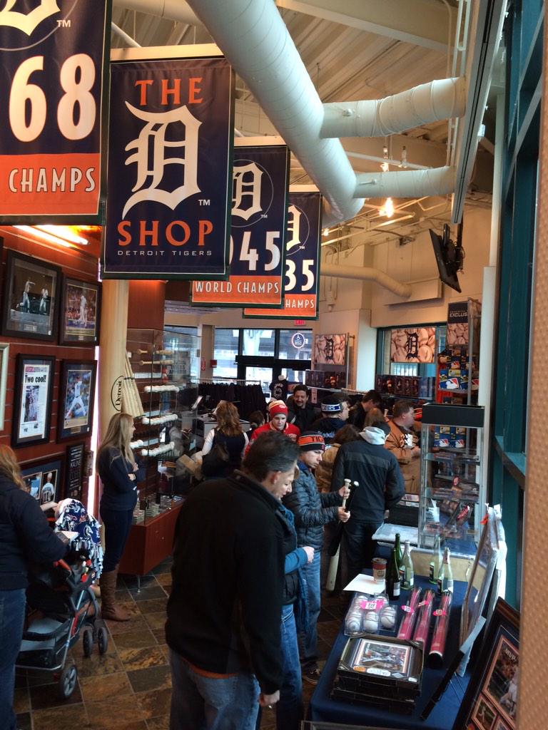 Detroit Tigers on X: Doors are open at the #Tigers Holiday Sale! Come down  to the D Shop at Comerica Park to get up to 60% OFF!   / X