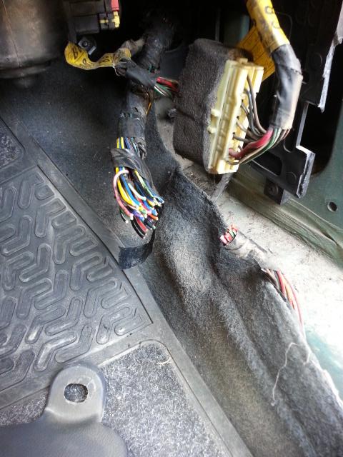 alayedra's tweet photo. @elcomerciocom @InfoGamatv @InfoGama viva quito...nadie frena el robo de "cerebros de carros"...vaya buen vivir http://t.co/XycmZhQqOh